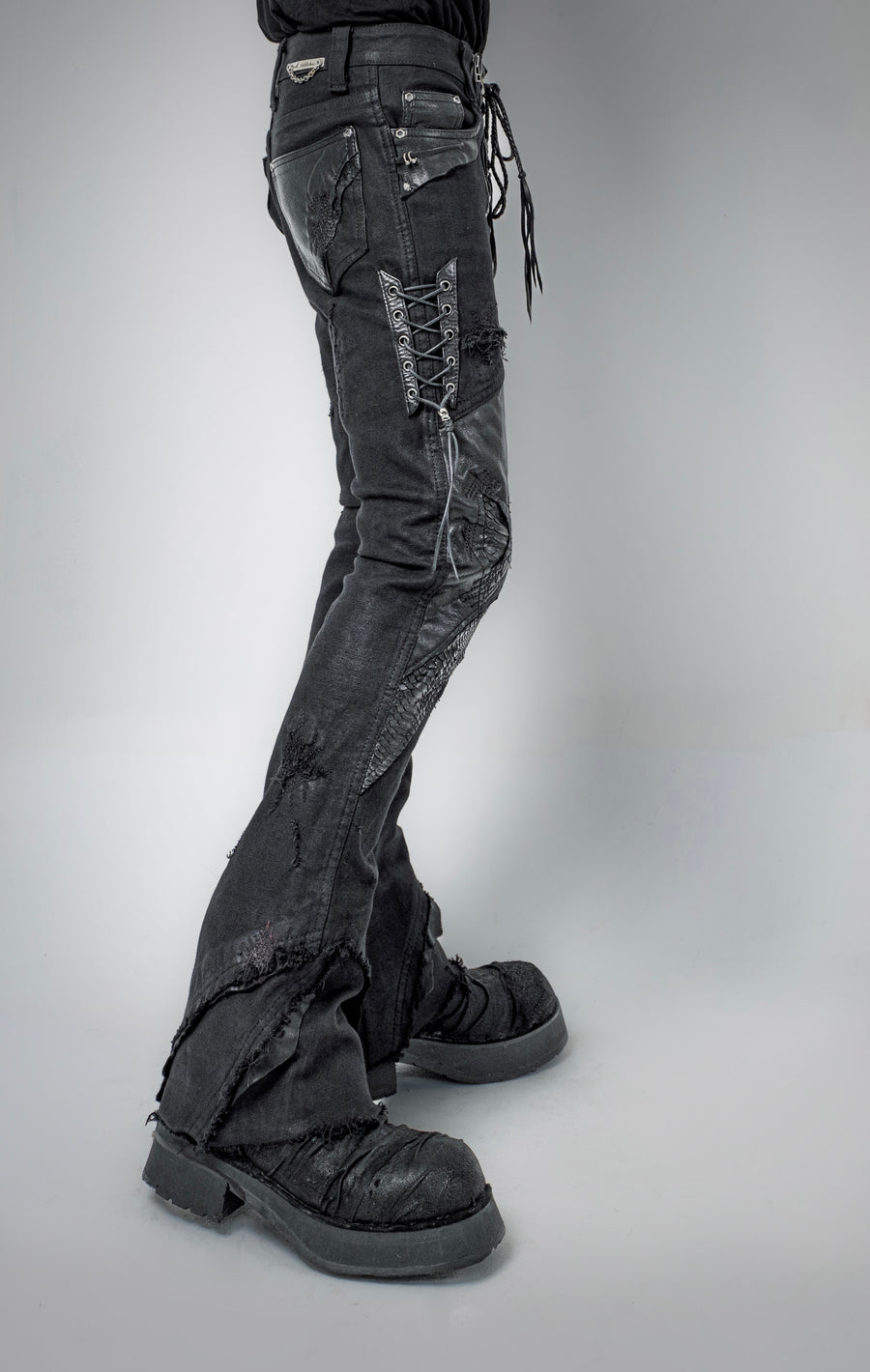 Outrider Lace Pants 02