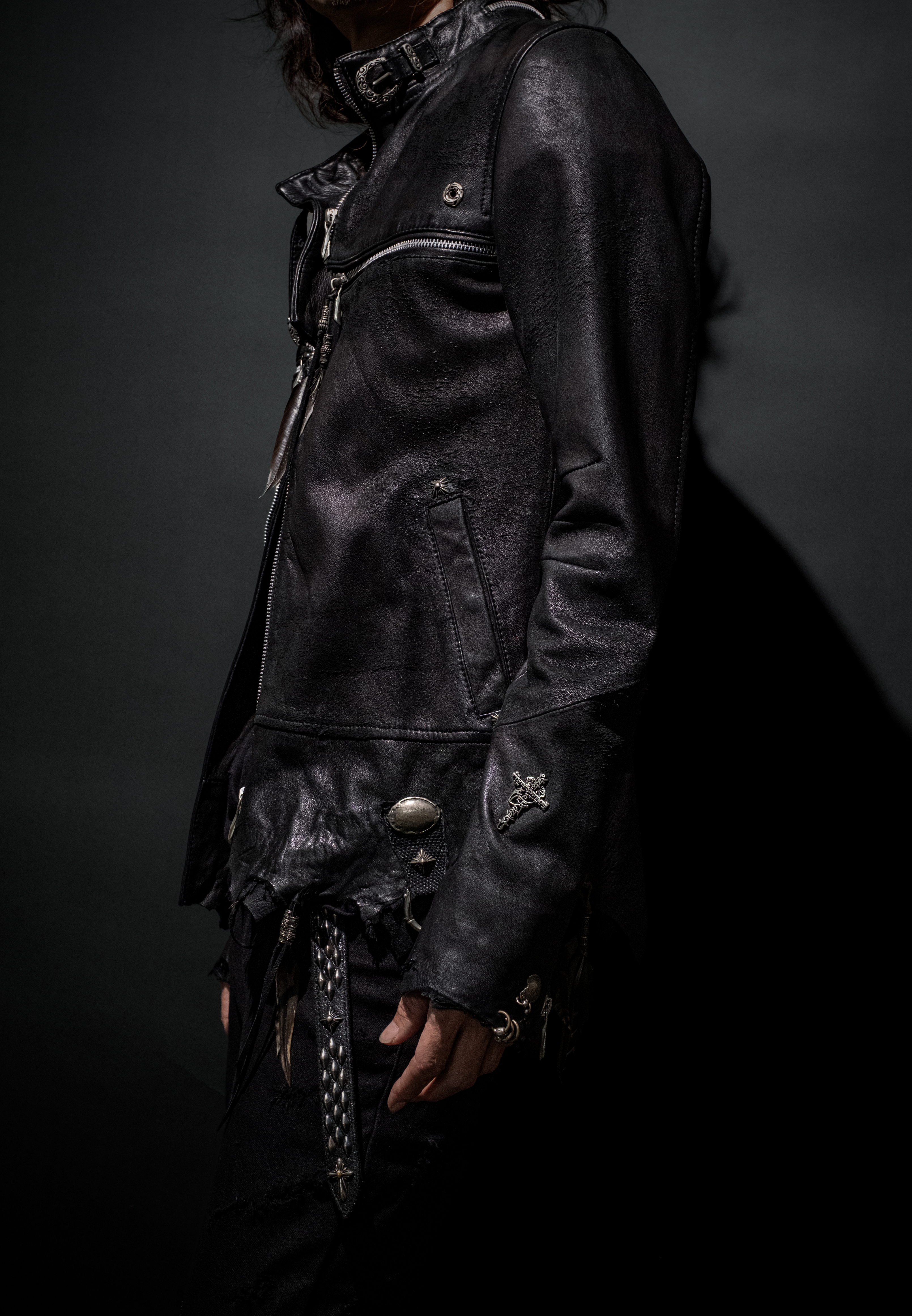 Cross Zip Black