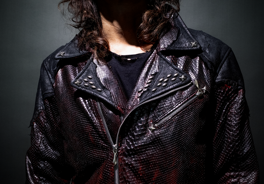 Radio Black Garnet Scale