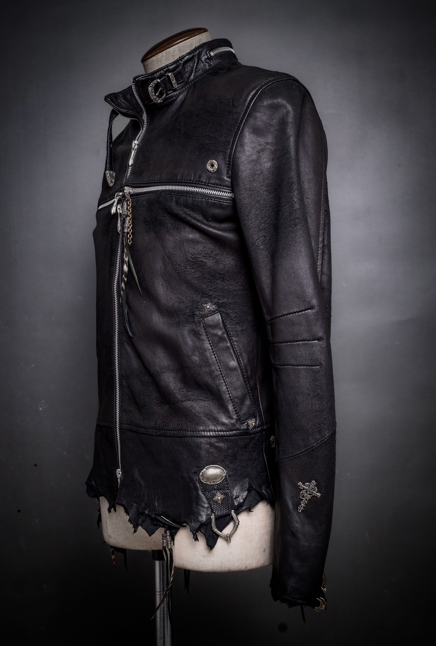 Cross Zip Black