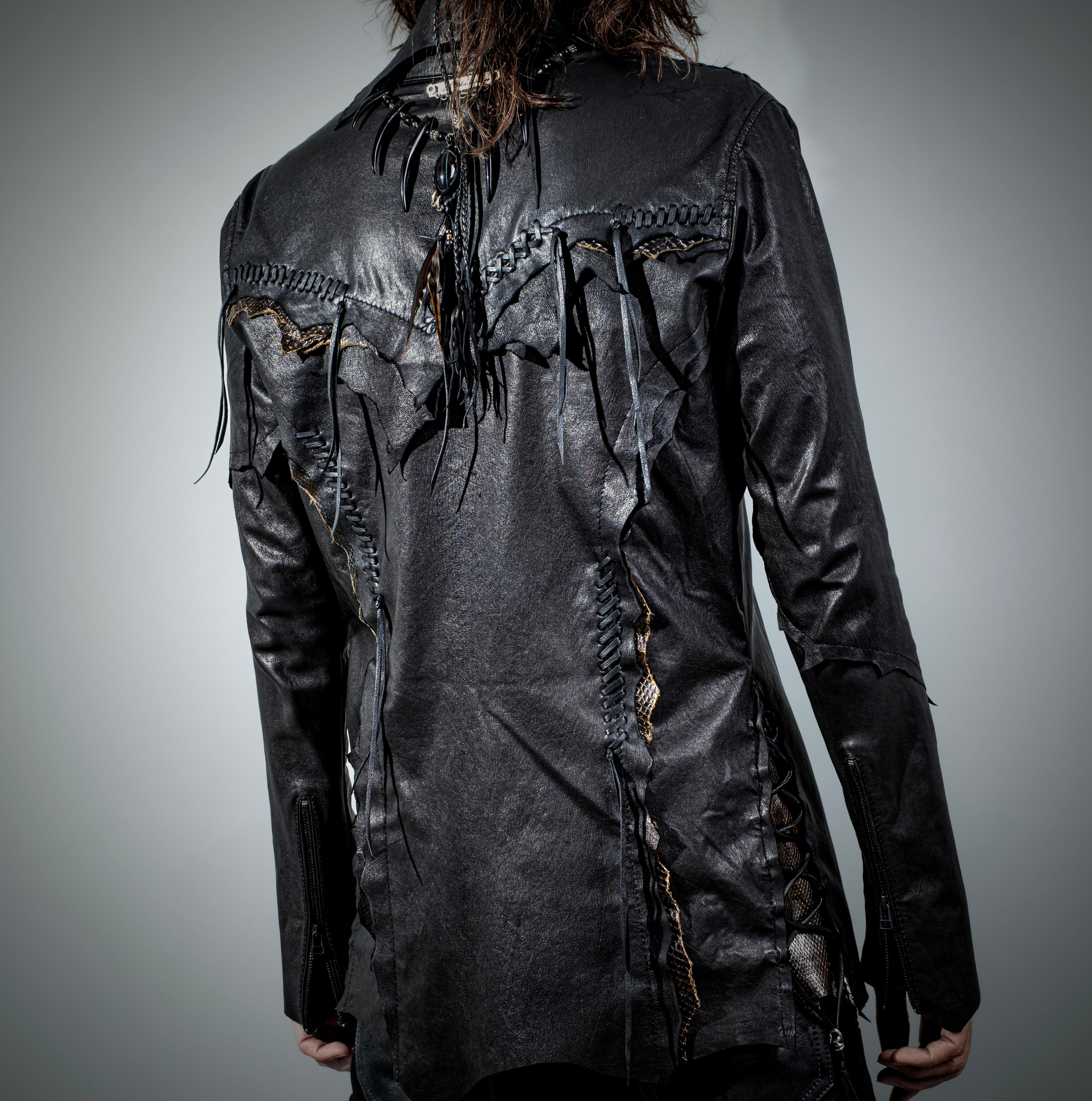 Desperado Wing Black – 14th Addiction